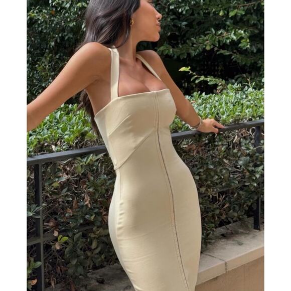 House of CB Mia Ecru Halter Maxi Dress Cream Size Small - Picture 3 of 14